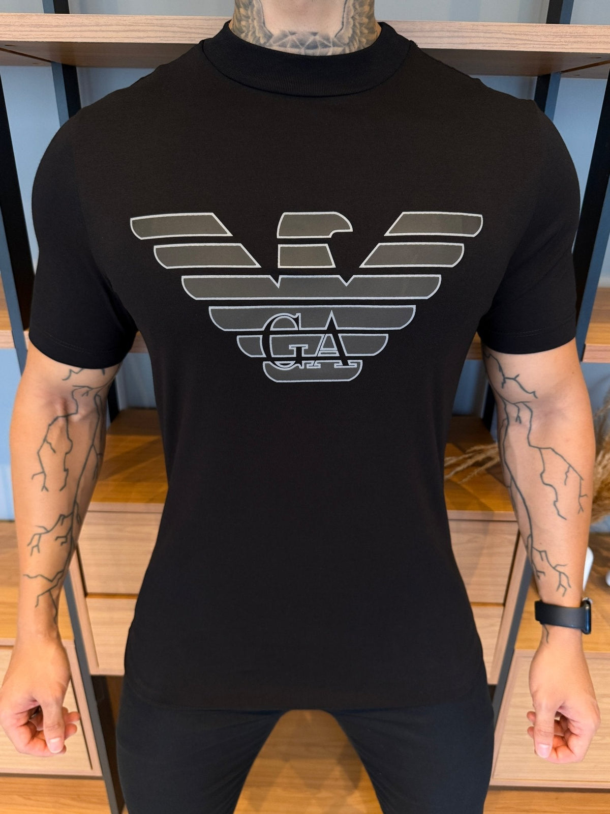 Camiseta AX Logo Central Preta